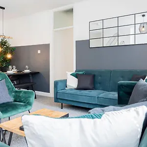 https://central-stylish-3-bedroom-apartment.bournemouth-hotels.org