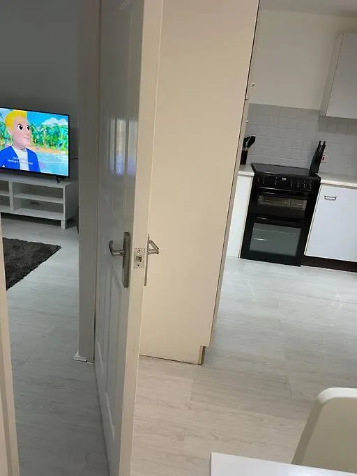 Belfast Chic: Elegant 2Br Sleeps 5, Prime Location Apartman Egyesült Királyság