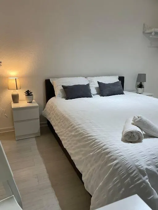 Appartamento Belfast Chic: Elegant 2Br Sleeps 5, Prime Location 0*,