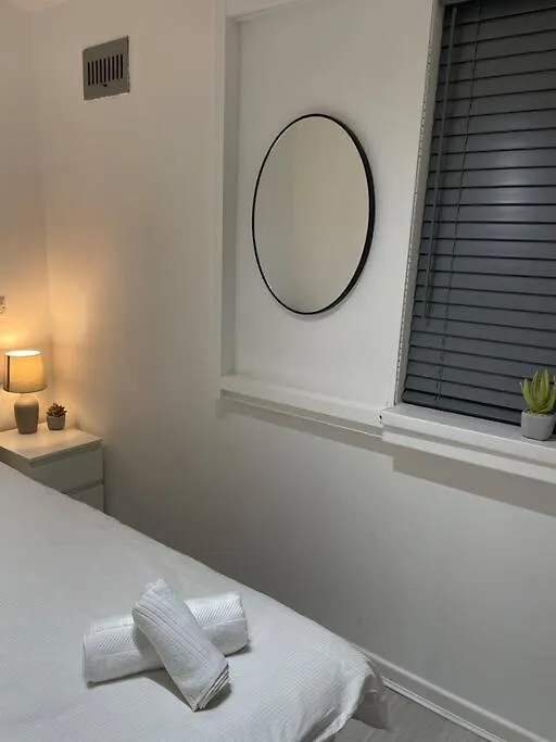 Appartamento Belfast Chic: Elegant 2Br Sleeps 5, Prime Location